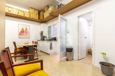 Local comercial a Esplugues de Llobregat -16