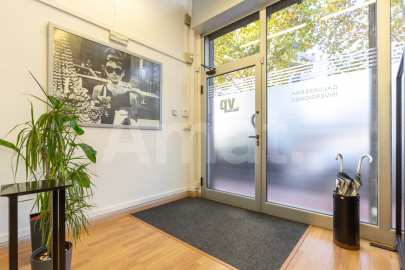 Local comercial a Esplugues de Llobregat -2