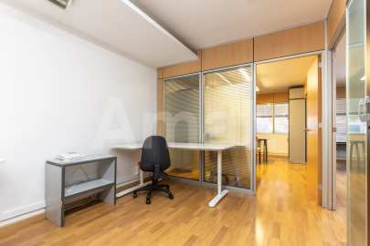 Local comercial a Esplugues de Llobregat -23