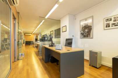 Local comercial a Esplugues de Llobregat -4