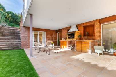 Magniífica casa renovada a Montmany de Sant Cugat -48