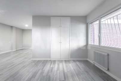 Piso reformado al lado de la estacion -7