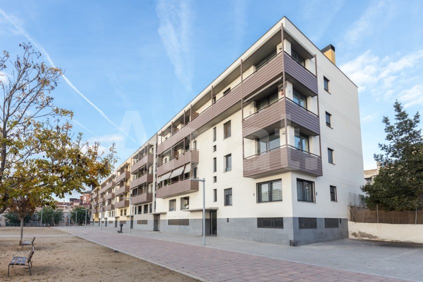 Semi-new apartment in Dalt La Vila. -50