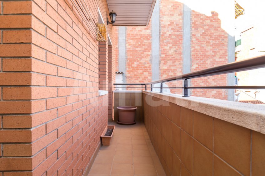 Flat with a lot of sun for rent in Esplugues de Llobregat -11