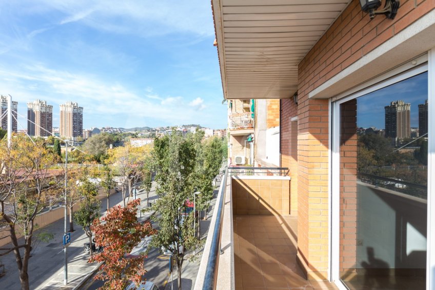 Flat with a lot of sun for rent in Esplugues de Llobregat -12