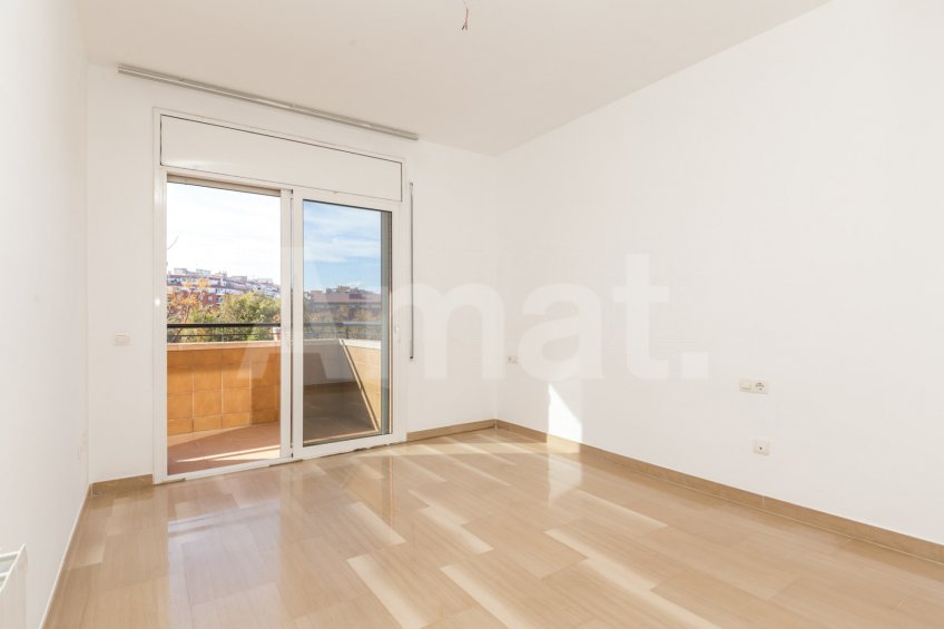 Flat with a lot of sun for rent in Esplugues de Llobregat -17