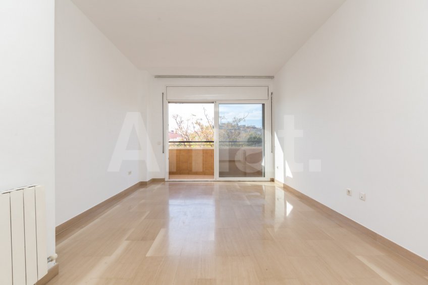 Flat with a lot of sun for rent in Esplugues de Llobregat -5
