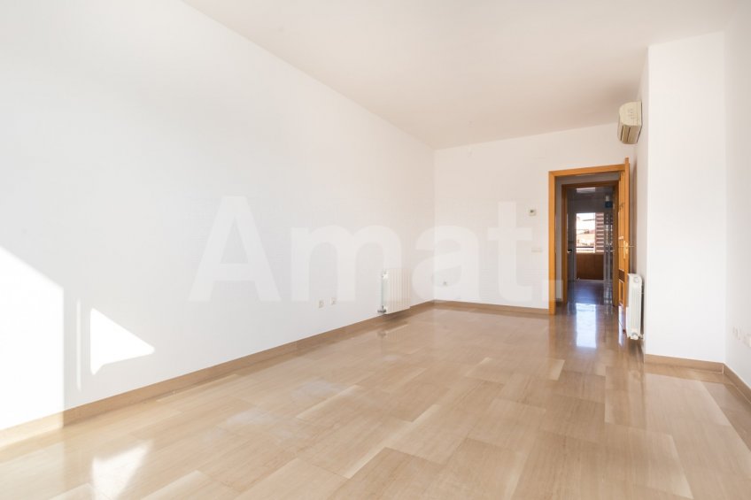 Flat with a lot of sun for rent in Esplugues de Llobregat -6