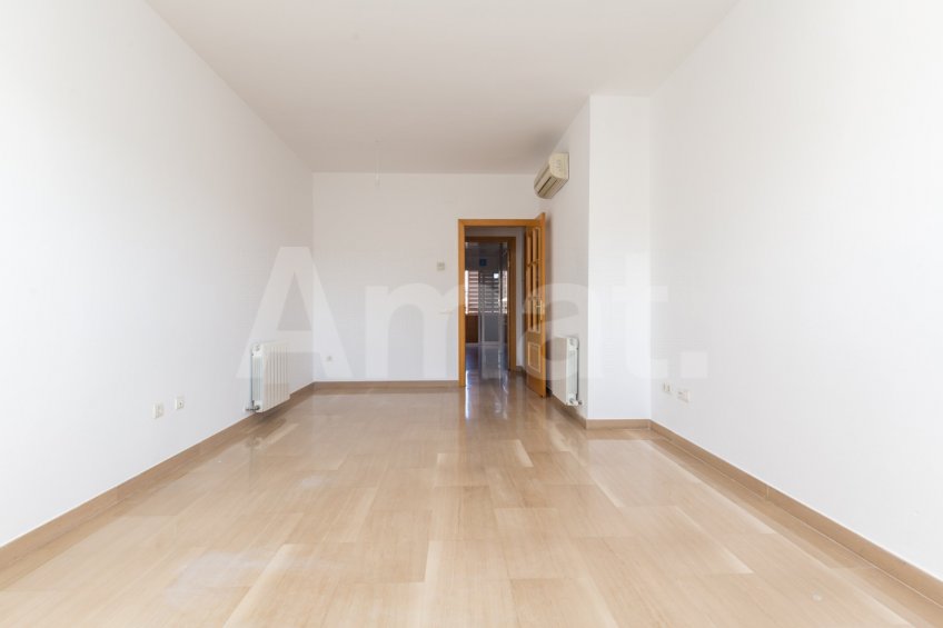 Flat with a lot of sun for rent in Esplugues de Llobregat -7