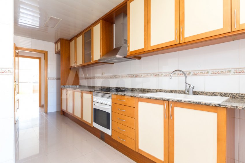 Flat with a lot of sun for rent in Esplugues de Llobregat -8