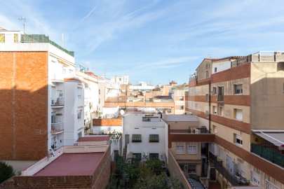 Flat with a lot of sun for rent in Esplugues de Llobregat -15