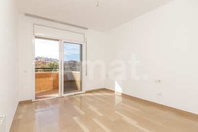 Flat with a lot of sun for rent in Esplugues de Llobregat -17