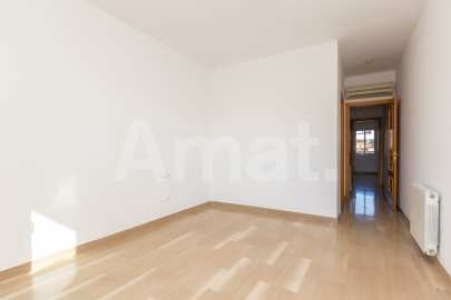 Flat with a lot of sun for rent in Esplugues de Llobregat -19