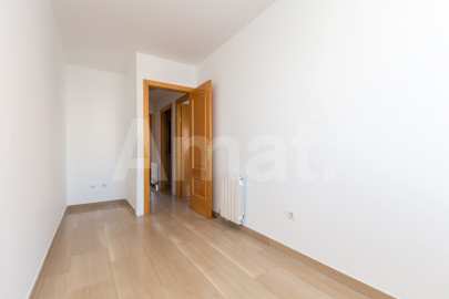Flat with a lot of sun for rent in Esplugues de Llobregat -23