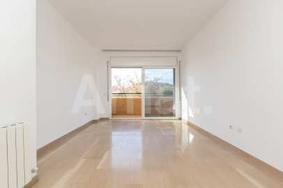 Flat with a lot of sun for rent in Esplugues de Llobregat -5