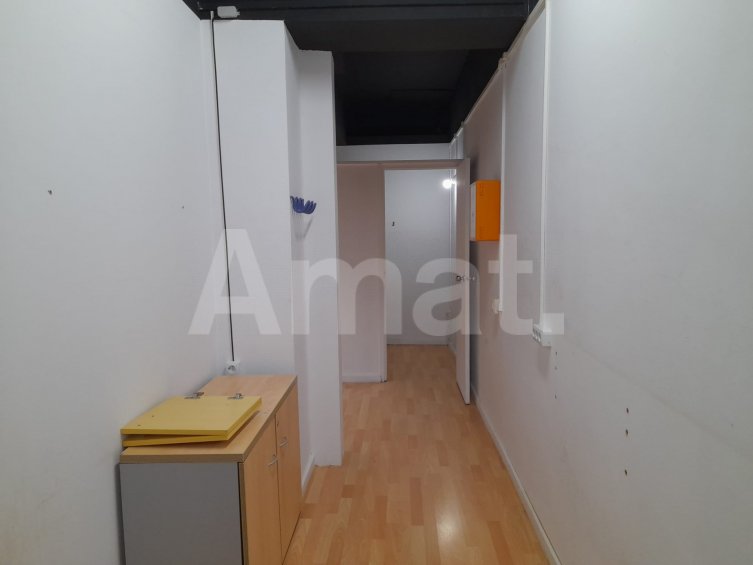 Commercial space in the town center. -27