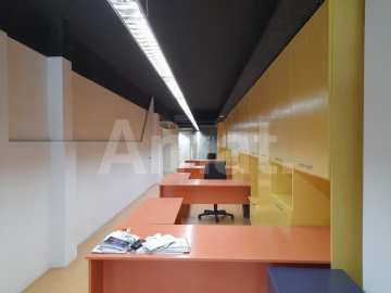 Commercial space in the town center. -15