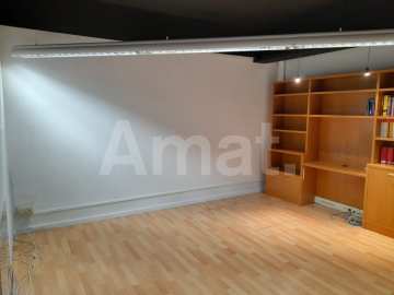 Commercial space in the town center. -25