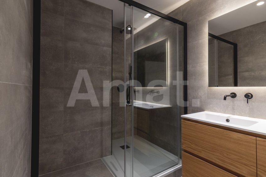 Piso reformado en Via Laietana, cerca del Born, Catedral y Port Vell -17