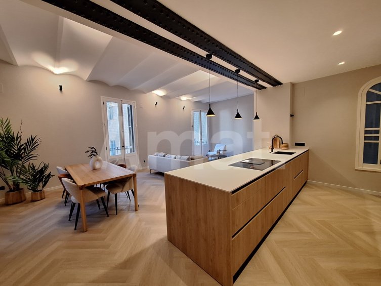 Piso reformado en Via Laietana, cerca del Born, Catedral y Port Vell -2