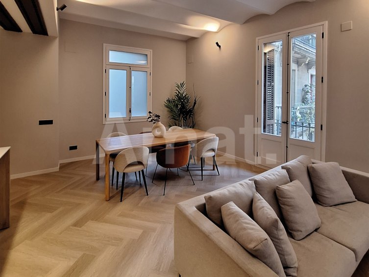 Piso reformado en Via Laietana, cerca del Born, Catedral y Port Vell -4