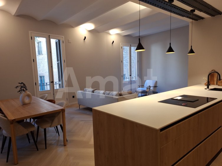 Piso reformado en Via Laietana, cerca del Born, Catedral y Port Vell -8