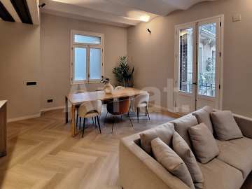 Piso reformado en Via Laietana, cerca del Born, Catedral y Port Vell -4