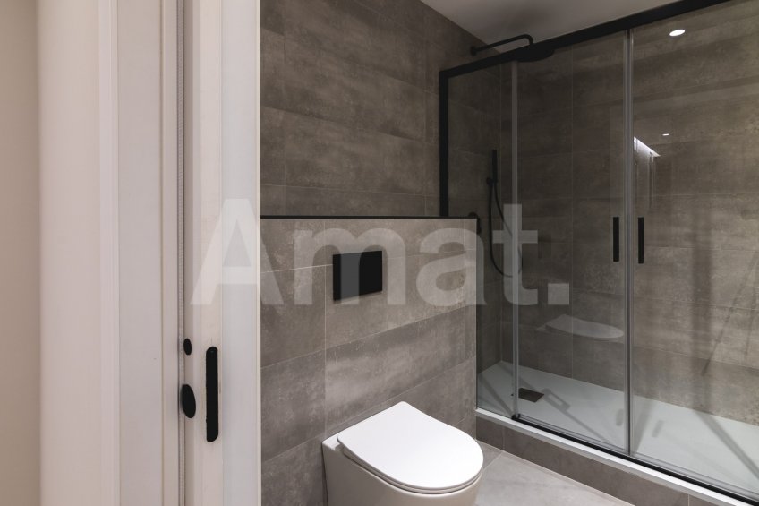 Piso reformado en Via Laietana, cerca del Born, Catedral y Puerto -16