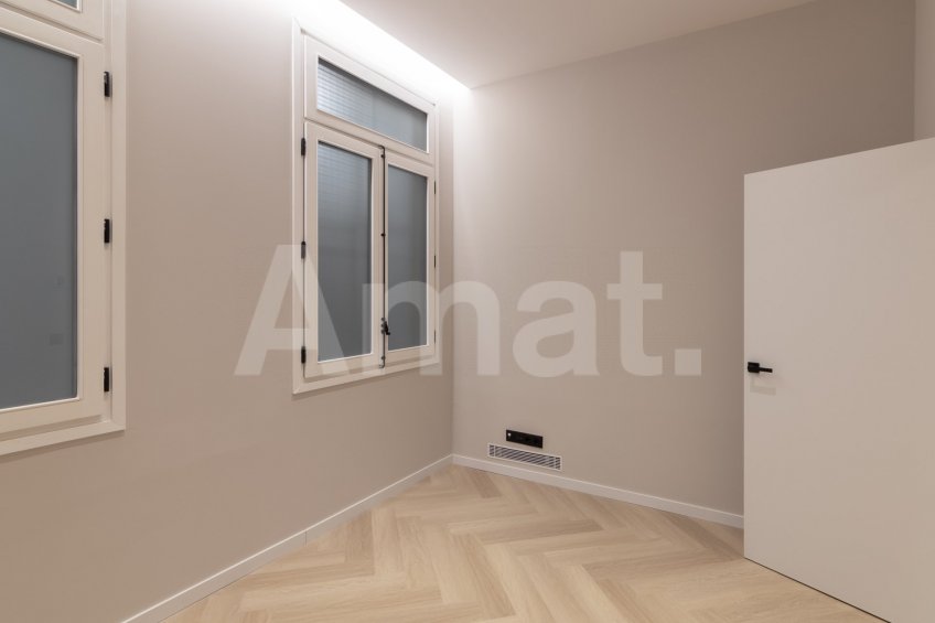 Piso reformado en Via Laietana, cerca del Born, Catedral y Puerto -19