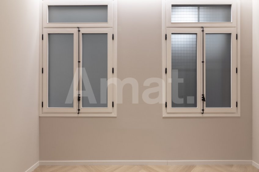 Piso reformado en Via Laietana, cerca del Born, Catedral y Puerto -20