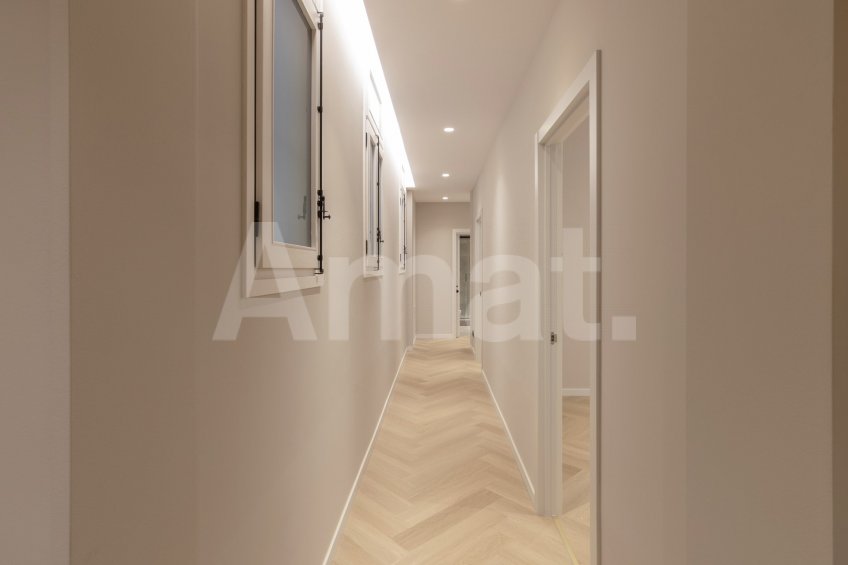 Piso reformado en Via Laietana, cerca del Born, Catedral y Puerto -23