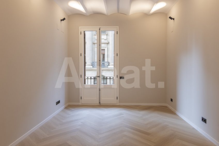 Piso reformado en Via Laietana, cerca del Born, Catedral y Puerto -6