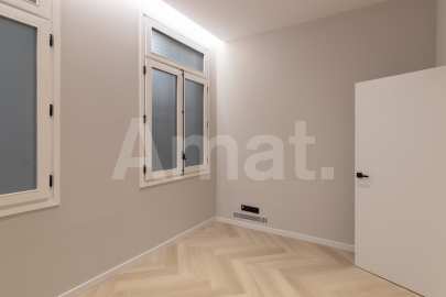 Piso reformado en Via Laietana, cerca del Born, Catedral y Puerto -19