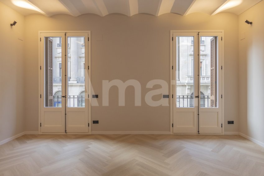 Piso reformado en Via Laietana, cerca del Born y Catedral -3