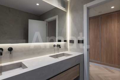 Piso reformado en Via Laietana, cerca del Born y Catedral -12