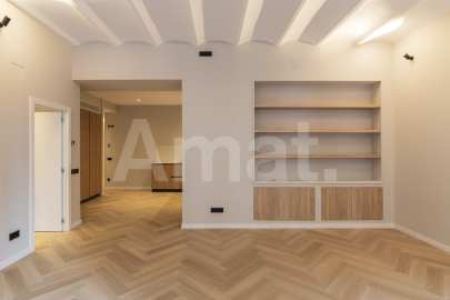 Piso reformado en Via Laietana, cerca del Born y Catedral -5