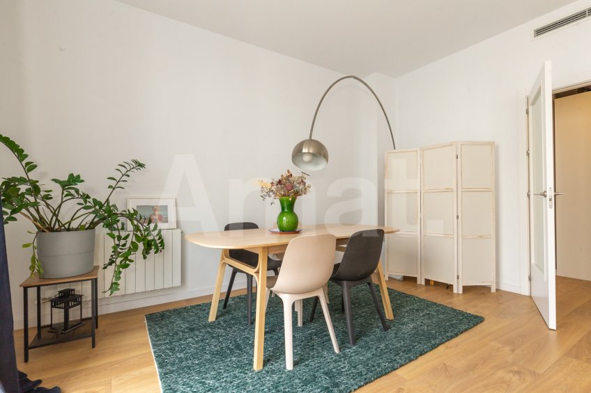 Cèntric i amb encant, duplex semi nou amb piscina -10