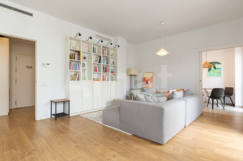 Cèntric i amb encant, duplex semi nou amb piscina -11