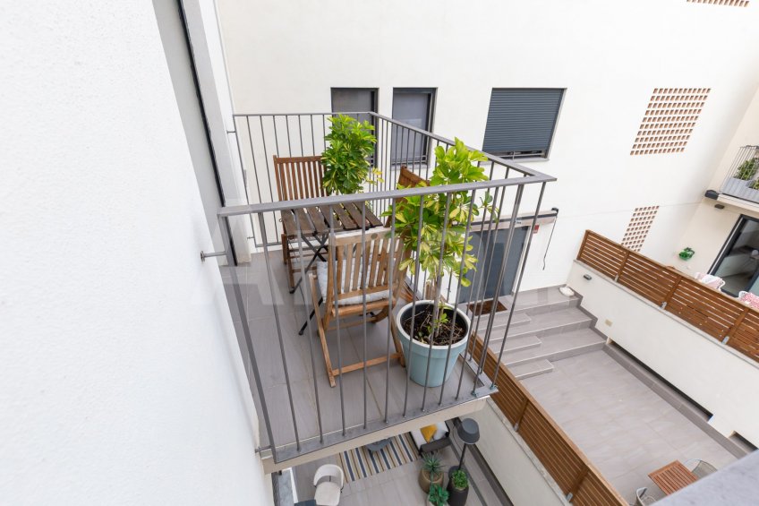 Cèntric i amb encant, duplex semi nou amb piscina -20