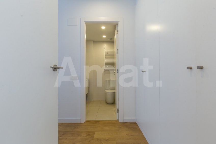 Cèntric i amb encant, duplex semi nou amb piscina -37