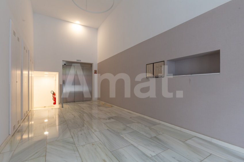 Cèntric i amb encant, duplex semi nou amb piscina -48