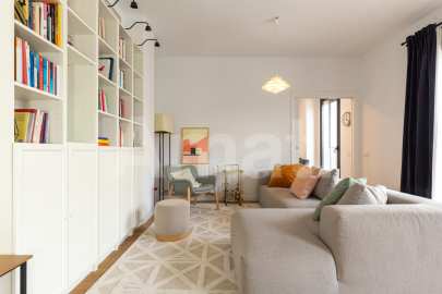 Cèntric i amb encant, duplex semi nou amb piscina -12