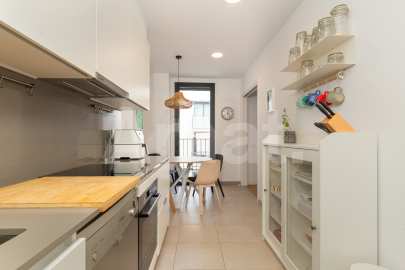 Cèntric i amb encant, duplex semi nou amb piscina -26