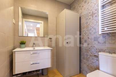 Cèntric i amb encant, duplex semi nou amb piscina -28