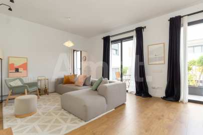 Cèntric i amb encant, duplex semi nou amb piscina -6