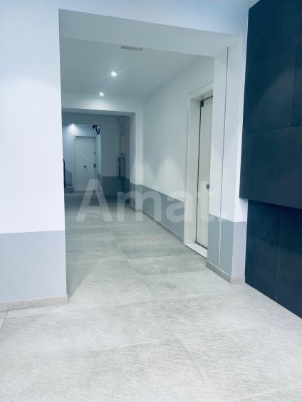 Pis reformat de 2 dormitoris amb terrassa de 21m² -21