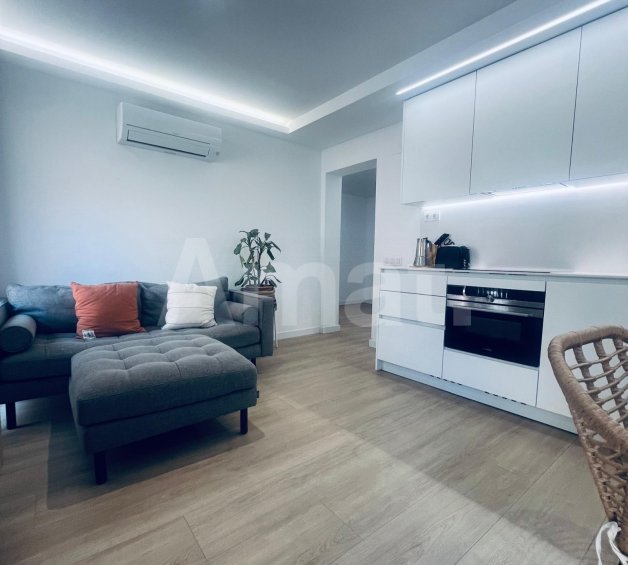 Pis reformat de 2 dormitoris amb terrassa de 21m² -7