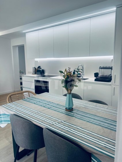 Pis reformat de 2 dormitoris amb terrassa de 21m² -8