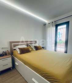 Pis reformat de 2 dormitoris amb terrassa de 21m² -4