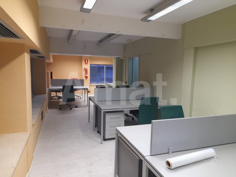 Central and very bright office, next to Diagonal avenue -4